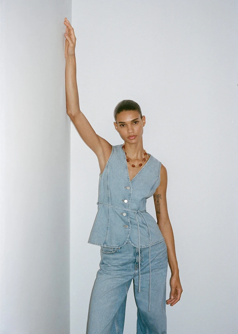Buttoned denim vest