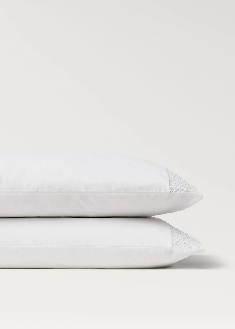 Two pillowcases with lace detail 50x75 cm