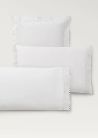 Two pillowcases with lace detail 50x75 cm
