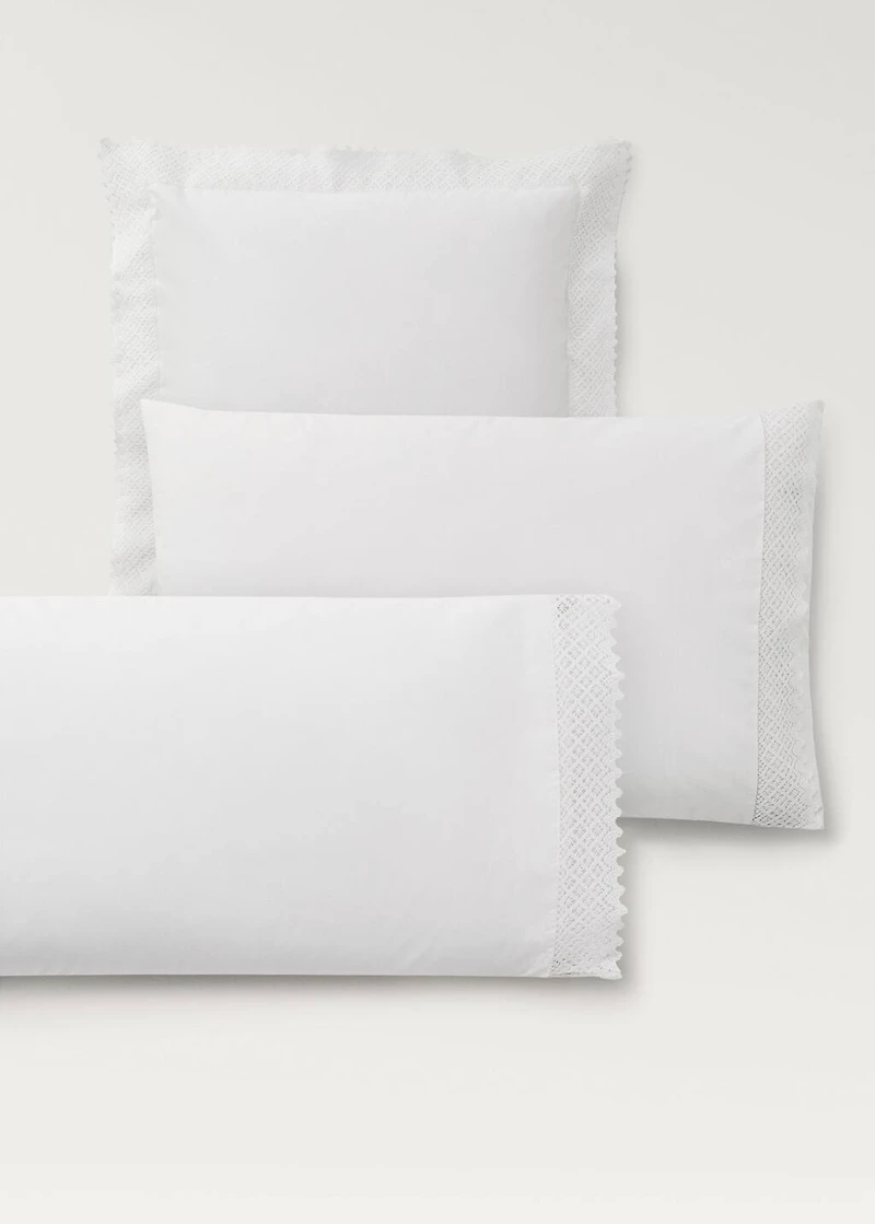 Two pillowcases with lace detail 60x60 cm