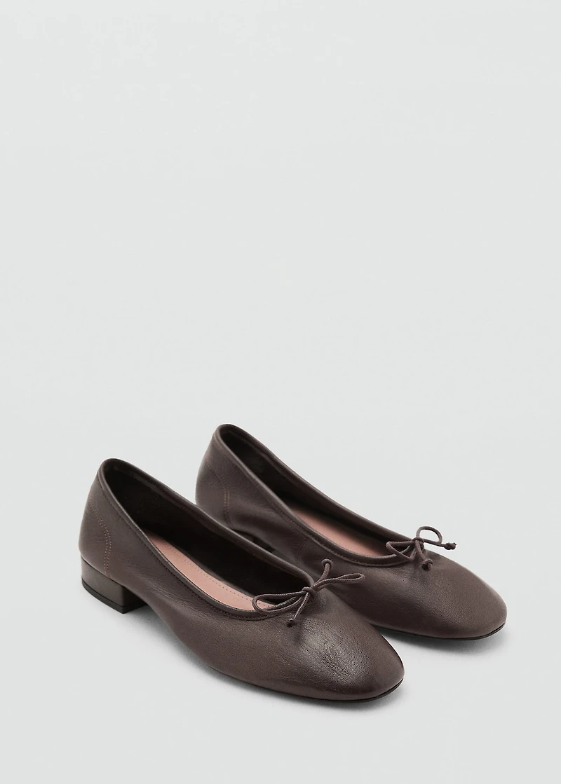 Leather ballet flats with bow