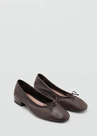 Leather ballet flats with bow