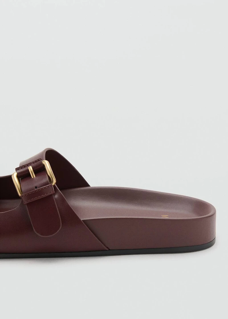 Buckle flat sandals