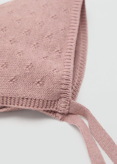 Knitted bonnet