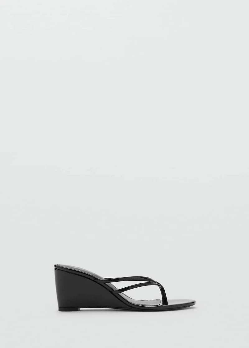 Wedge sandals with crisscross straps