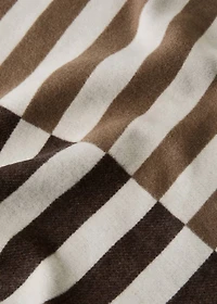 Two-tone blanket with fringes