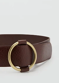 Rounded buckle leather belt