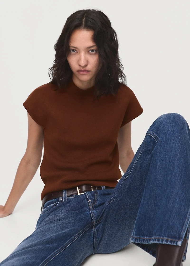 Short-sleeved fine-knit sweater