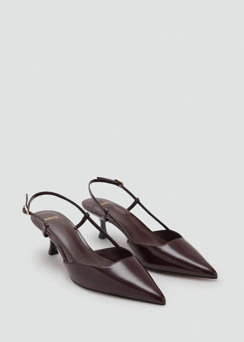Kitten-heel patent leather shoes