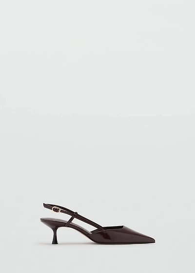 Kitten-heel patent leather shoes