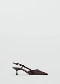 Kitten-heel patent leather shoes