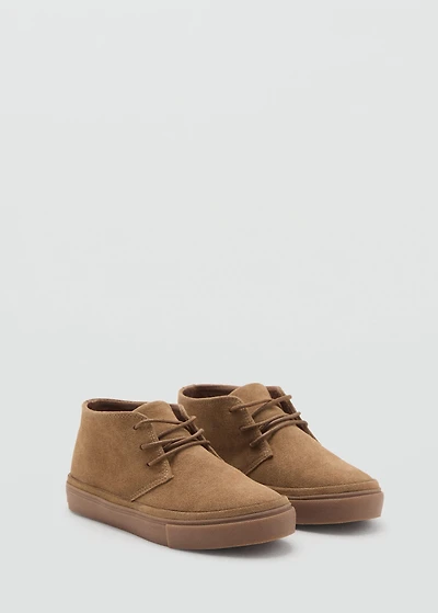 Lace-up leather shoes