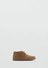 Lace-up leather shoes