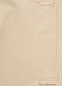 Trench coat with contrasting collar