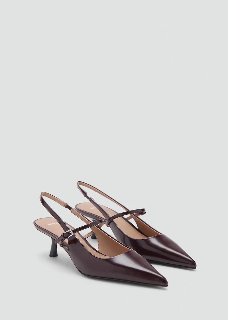 Kitten-heel patent leather shoes