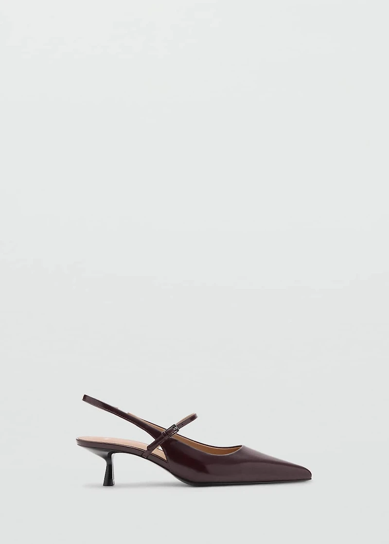Kitten-heel patent leather shoes