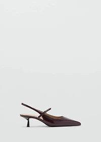 Kitten-heel patent leather shoes