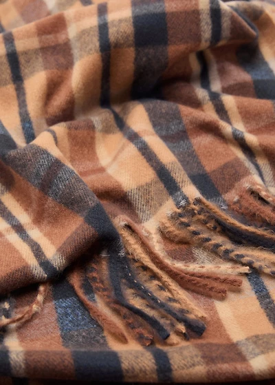 Check scarf with fringed ends