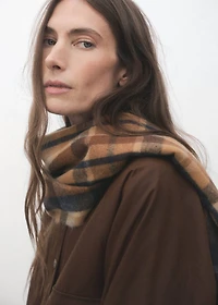 Check scarf with fringed ends