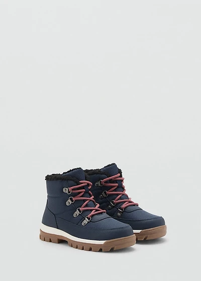 Lace-up mountain boots