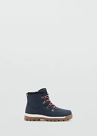 Lace-up mountain boots