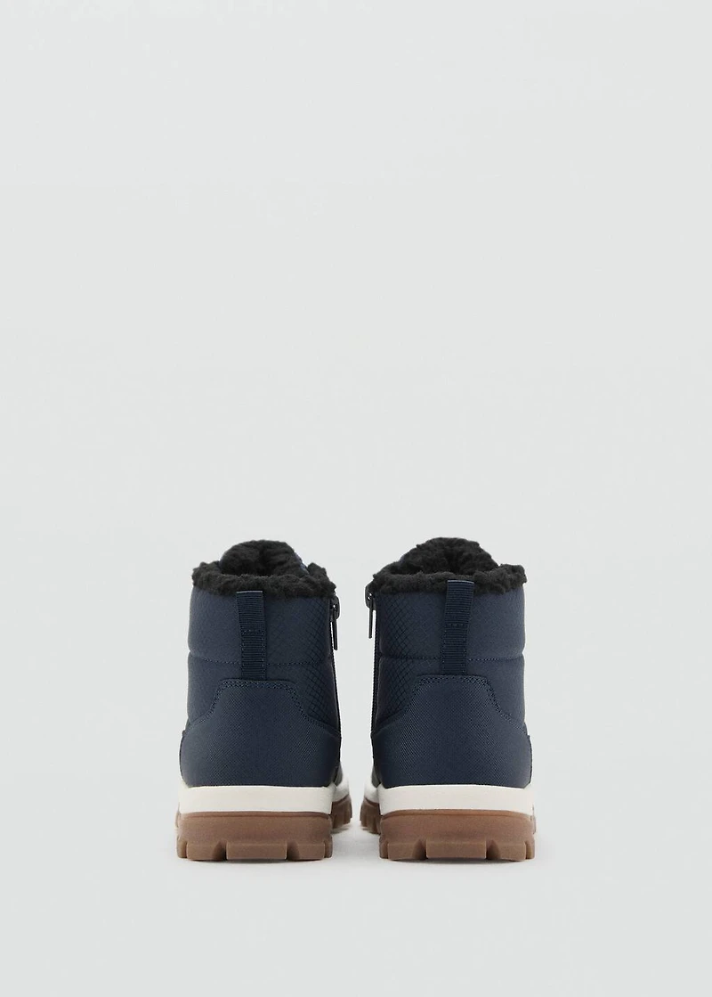 Lace-up mountain boots