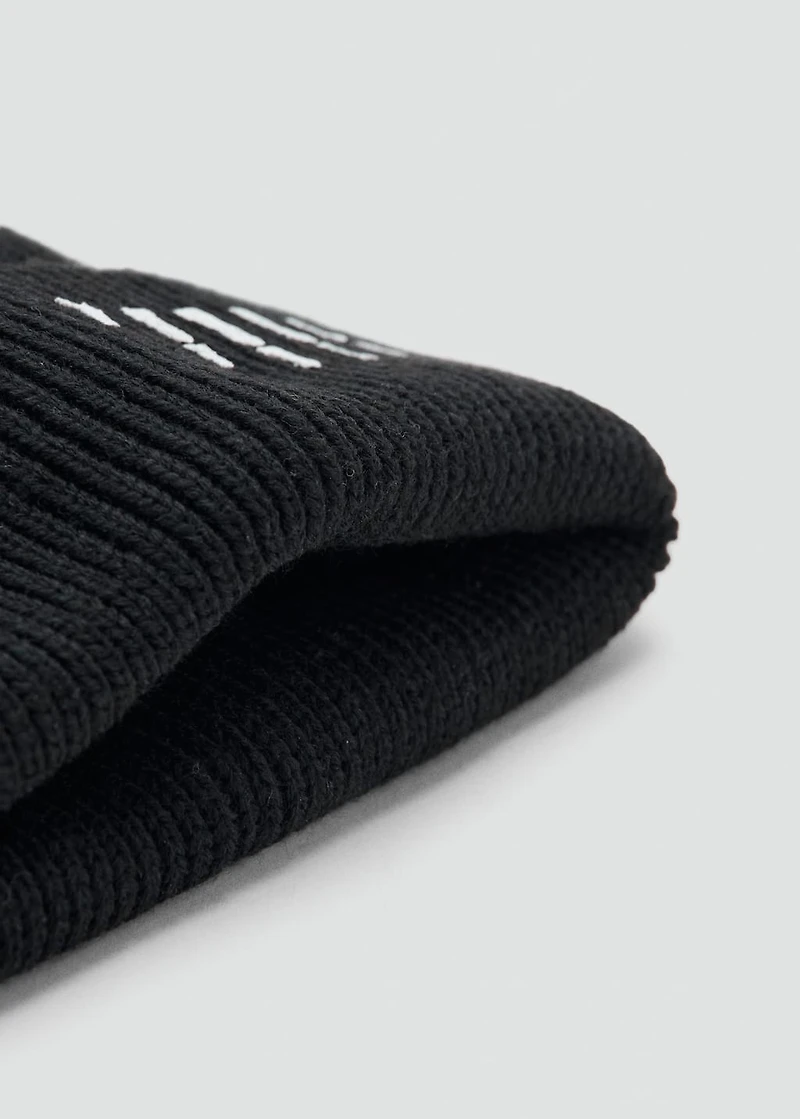Skull knit beanie
