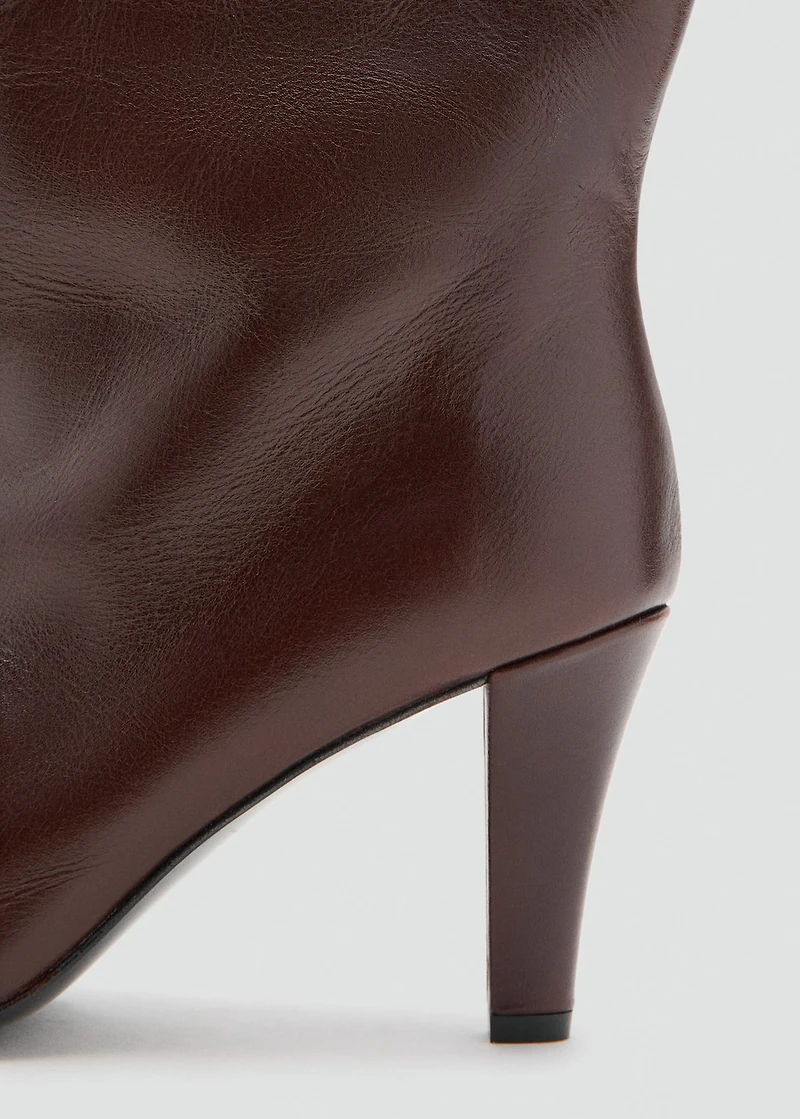 Heel leather boot