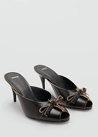 Leather high-heeled sandals with bow