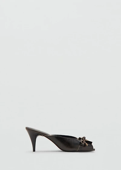 Leather high-heeled sandals with bow