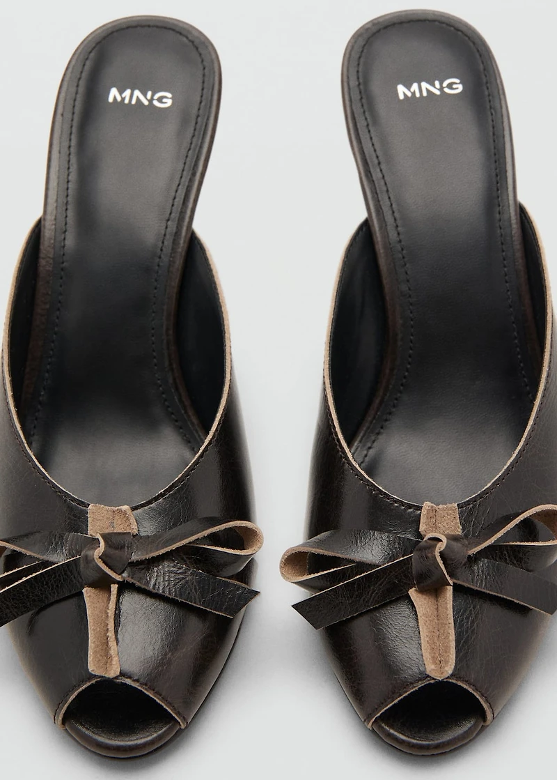 Leather high-heeled sandals with bow
