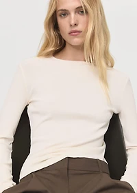 Ribbed long-sleeved t-shirt