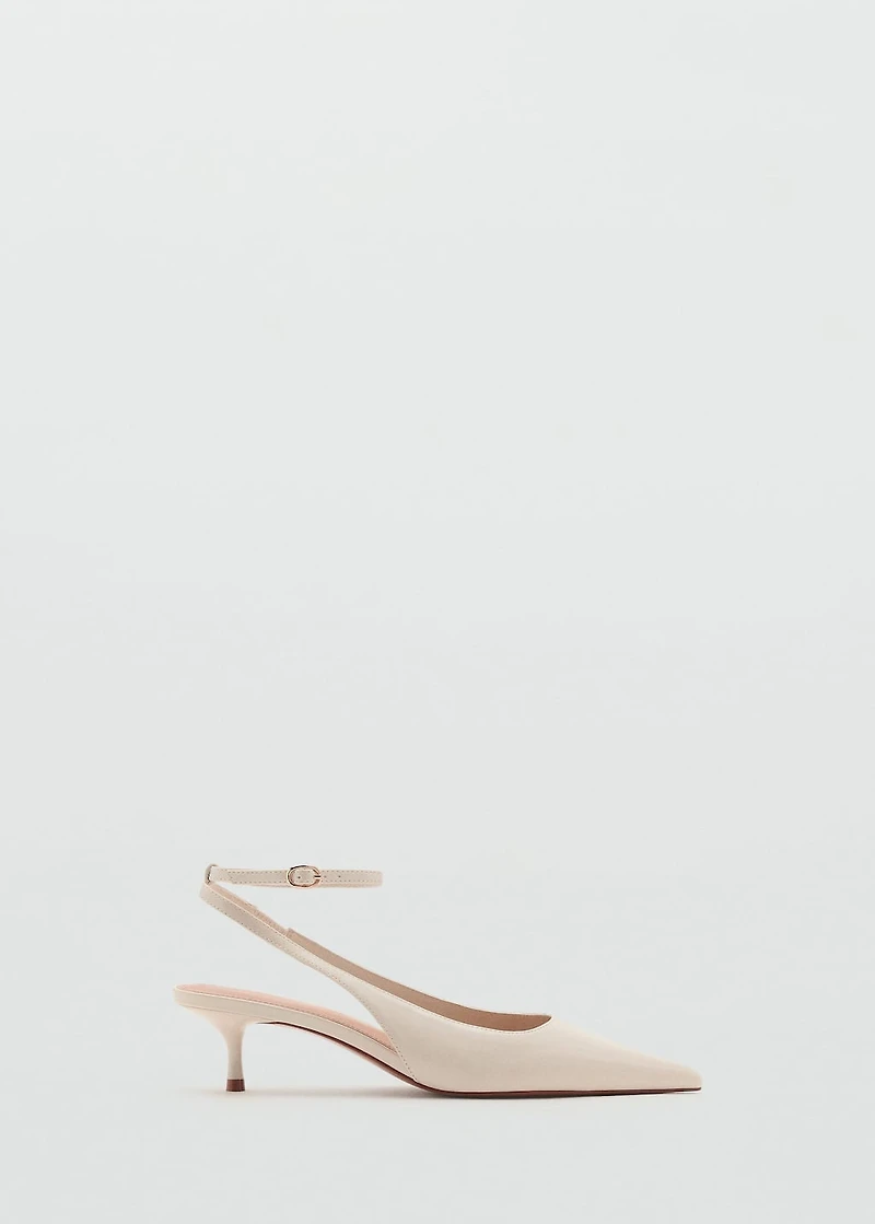 Kitten-heel pointed shoes