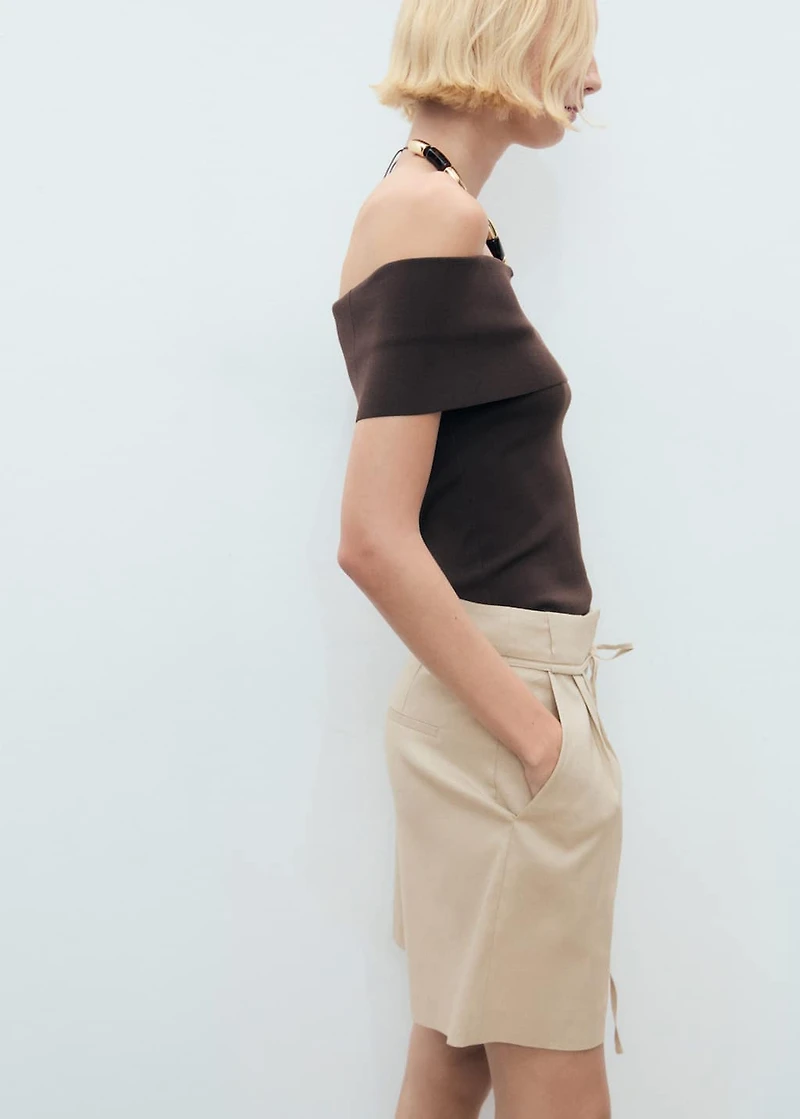 Linen shorts with bow and belt