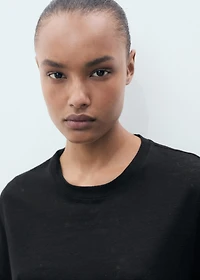 Short-sleeved linen t-shirt