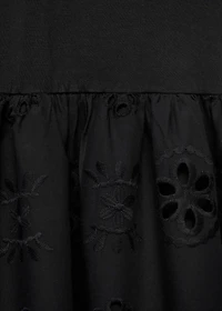 Embroidered combined dress with lace accents