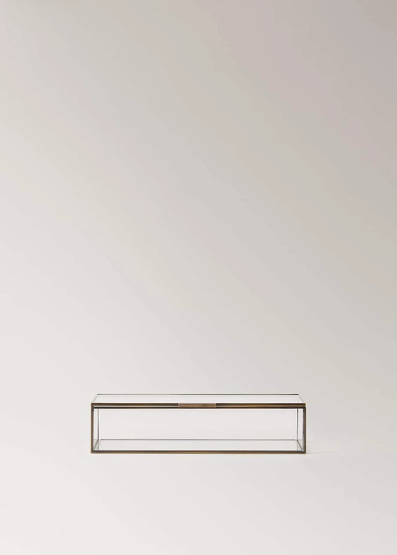 Medium box with metal profile
