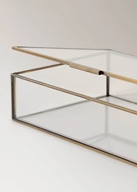 Medium box with metal profile