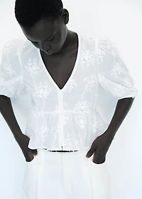 Cotton blouse with floral embroidery