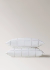 Two 60x60 cm cotton percale pillowcases with plaid print