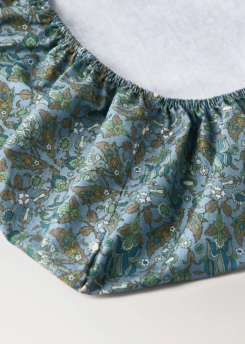 Percale cotton fitted sheet with small floral print for crib