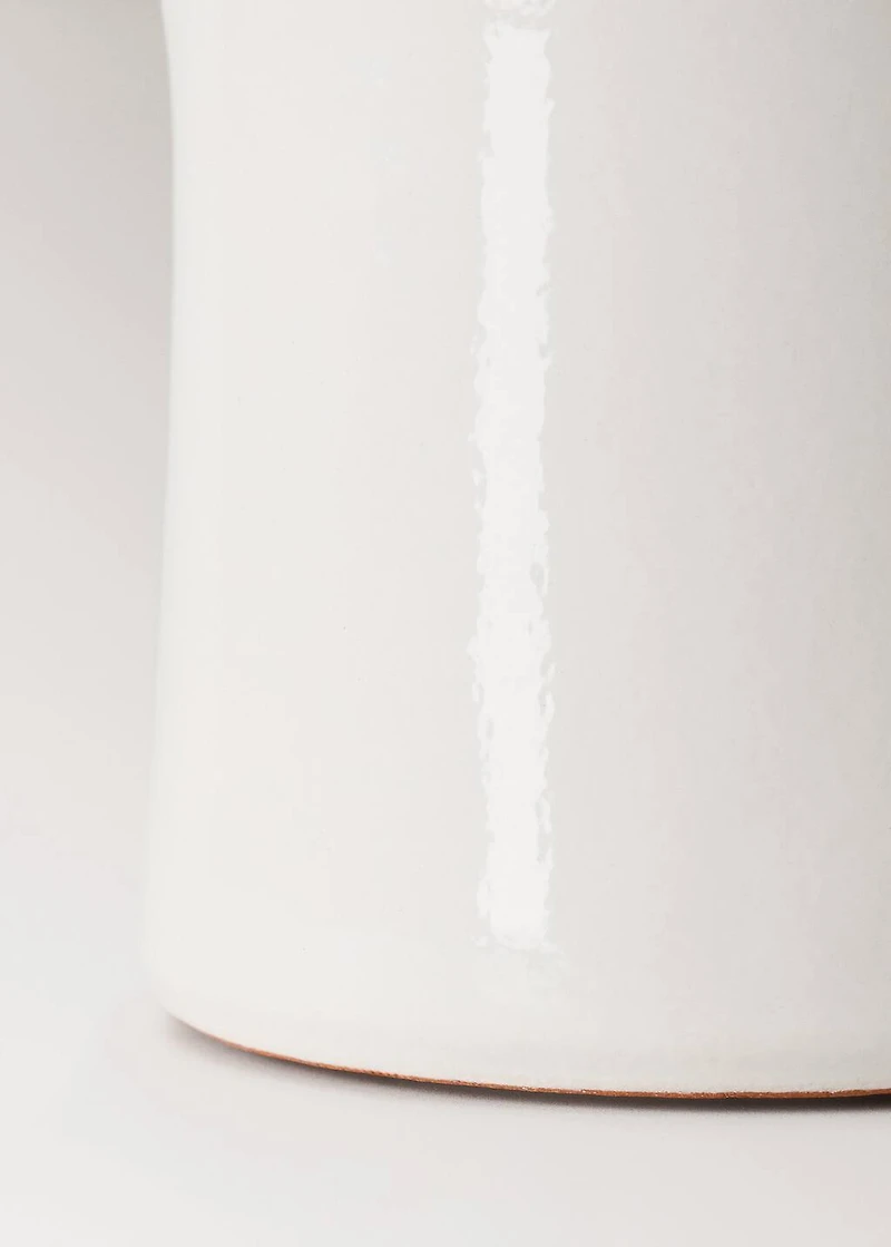 Medium terracotta planter