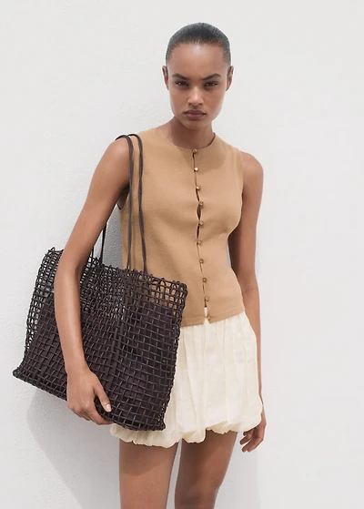 Fine-knit vest with buttons