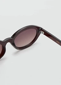 Round-framed sunglasses