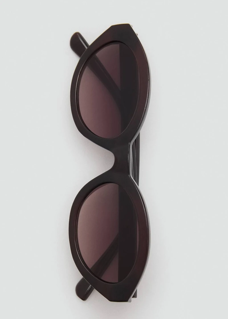 Round-framed sunglasses