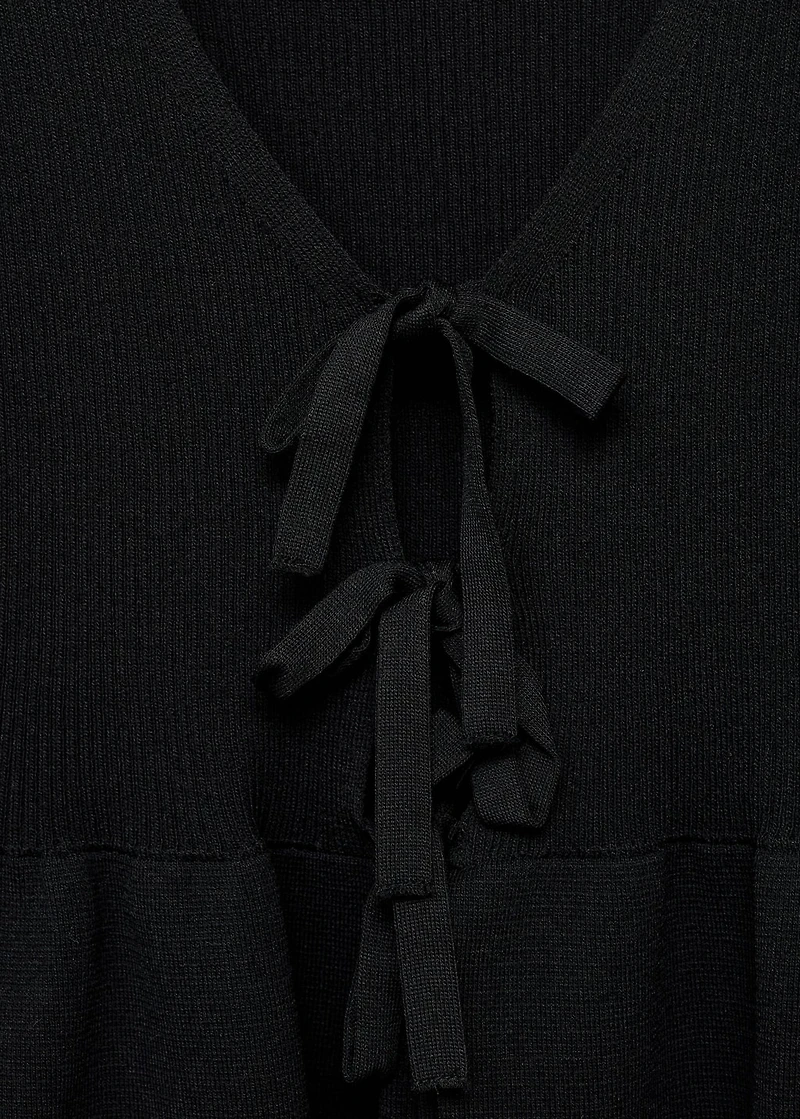 Knitted cardigan with ties