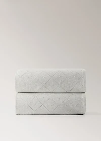 Embroidered children’s blanket with rhombus design
