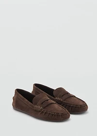 Suede shoe with ruched toe
