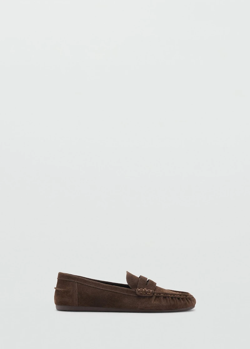 Suede shoe with ruched toe