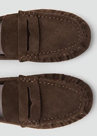 Suede shoe with ruched toe